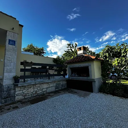 Apartment Lulic *
